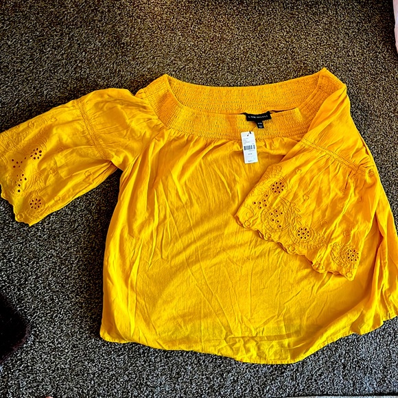 NWT plus size flowy off the shoulder yellow crop/top 22/24 lane Bryant - Picture 2 of 5